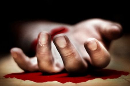 Sinucidere inexplicabilă la Craiova: Un bărbat şi-a tăiat gâtul, mâinile şi picioarele în timpul serviciului