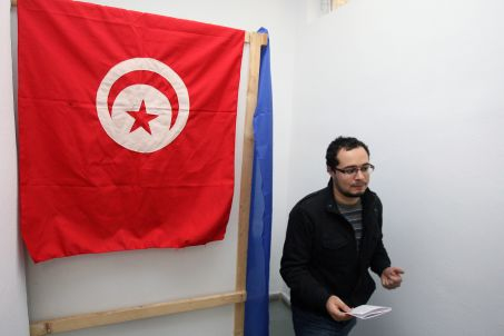 Tunisia, prima ţară din &quot;primăvara arabă&quot;, se pregăteşte pentru primul vot democratic din istorie