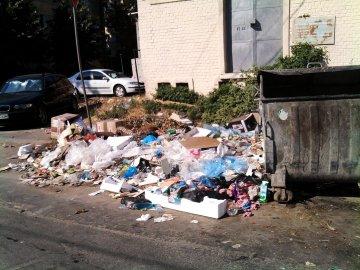 Din categoria &quot;Eterna Românie&quot;: ambulanţă folosită la cărat lemne. Vezi un top cu cele mai &quot;pitoreşti&quot; imagini 112065