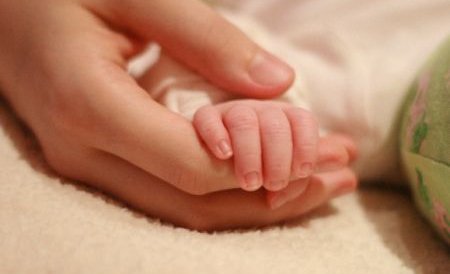 Botoşani. O femeie care a născut un copil mort acuză medicii că au intervenit târziu
