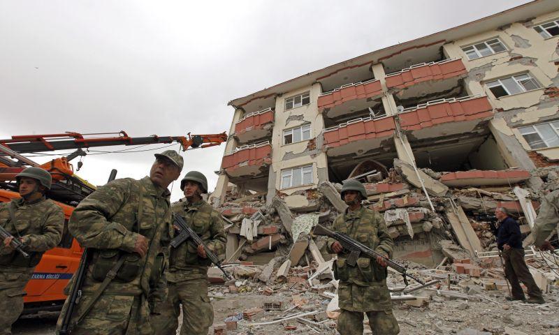 Miracol sau noroc? A fost scoasă de sub dărâmături la 66 de ore după cutremurul din Turcia 113312