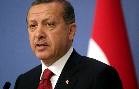 Premierul turc: Am avut probleme în organizarea intervenţiei după seismul de duminică