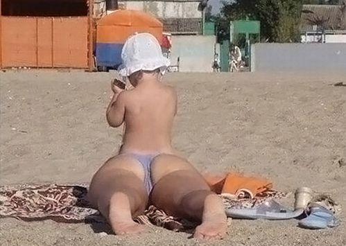 De ce e mai bine iarna decât vara? Pentru că nu vezi aşa ceva! Poze extravagante de la malul mării 113487