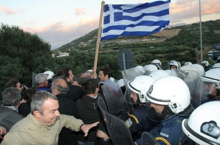 Grecii se tem că noul acord de susţinere financiară va limita suveranitatea ţării