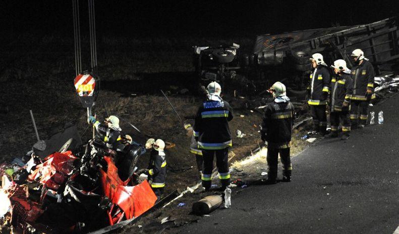 Imagini cutremurătoare de la locul accidentului soldat cu 14 români morţi 113928