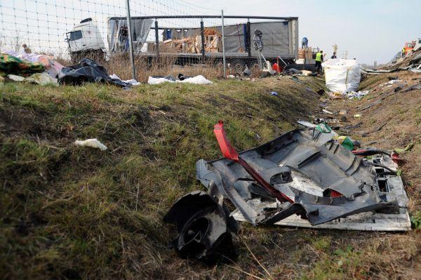 Imagini cutremurătoare de la locul accidentului soldat cu 14 români morţi 114006