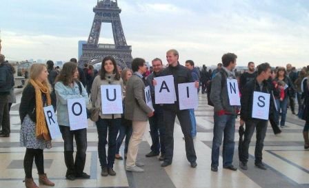 &quot;Suntem ca voi!&quot; Românii din Franţa s-au săturat să fie trataţi ca infractorii. Protest inedit la Paris