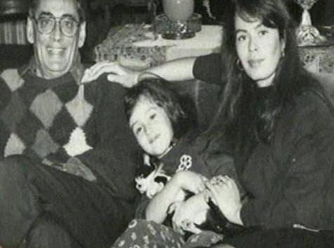 Îţi place cum arăta în trecut? Moculeasca se credea sex-simbol. Vezi foto din tinereţe 114149