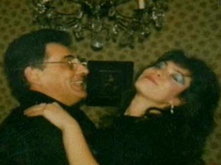 Îţi place cum arăta în trecut? Moculeasca se credea sex-simbol. Vezi foto din tinereţe 114153