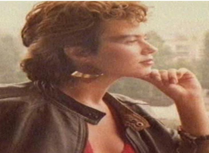 Îţi place cum arăta în trecut? Moculeasca se credea sex-simbol. Vezi foto din tinereţe 114181