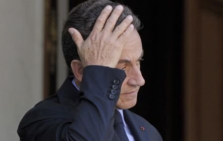 Sarkozy, furios pe referendumul din Grecia: Preşedintele îi cere lui Papandreou să respecte înţelegerile indiferent de rezultate