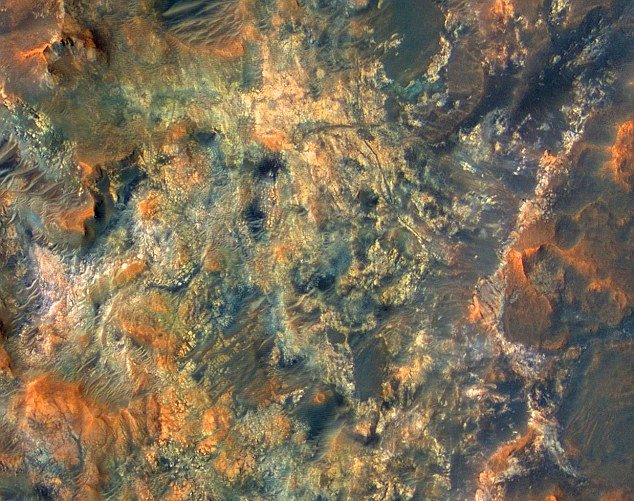 Aceasta este fotografia care îţi demonstrează că pe Marte există VIAŢĂ