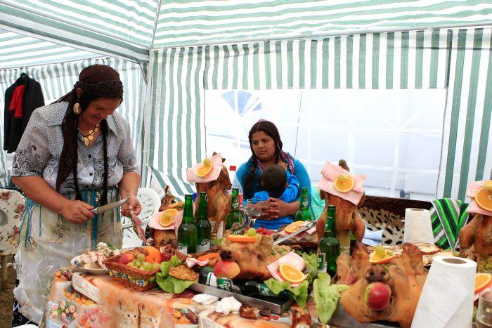 Case cu turnuleţe, maşini luxoase şi aur cât cuprinde! Topul celor mai bogaţi romi din România 114658