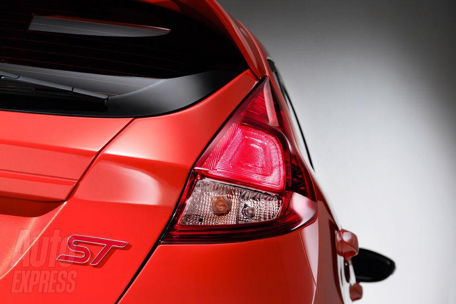 Ford Fiesta ST - mini-racheta cu cinci uși, în primele imagini oficiale 115019