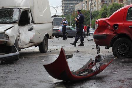 Şoselele morţii: Un bărbat şi-a pierdut viaţa, în urma unui accident în lanţ din Ialomiţa. Trei răniţi, într-un accident din Vaslui 115172