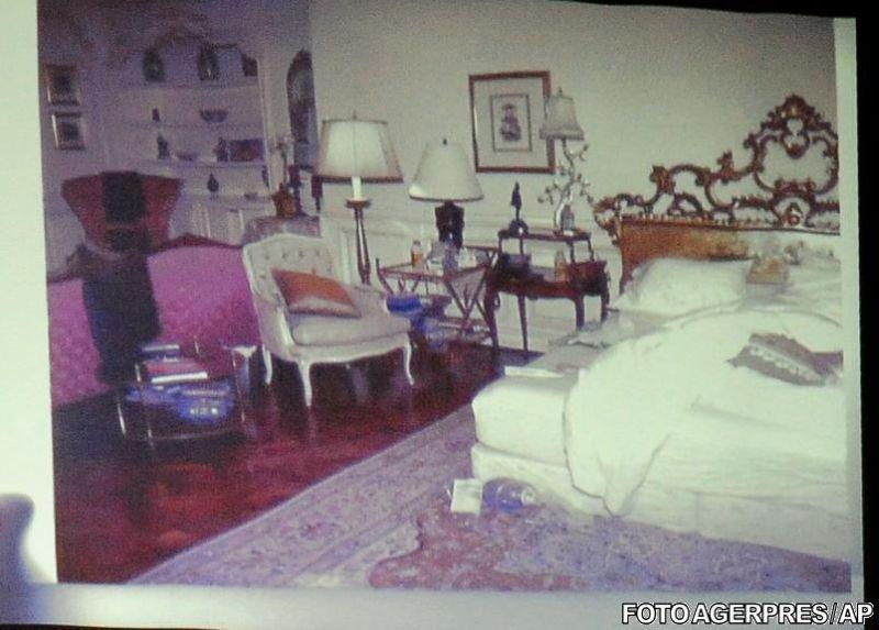 Patul în care a murit Michael Jackson, scos la licitaţie 115570