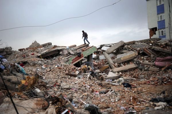 Turcia devastată de un nou cutremur. Şapte oameni au murit şi peste o sută au fost răniţi