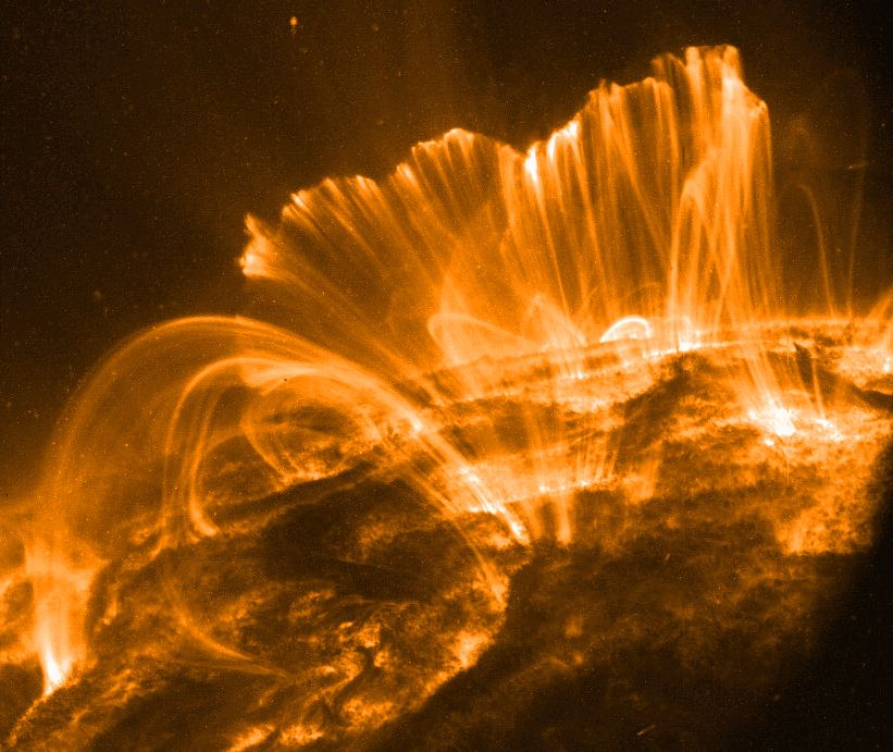 Cea mai recentă explozie solară poate da peste cap toate sistemele de comunicaţii
