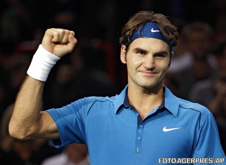 Roger Federer a obţinut victoria 800 a carierei şi s-a calificat în semifinale la Paris