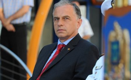 Mai mulţi lideri PSD i-au promis sprijin lui Geoană dacă îşi face partid