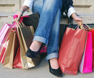 Oniomania, boala de care suferă şi iubita ta. Vezi cum îţi poate distruge economiile 116560