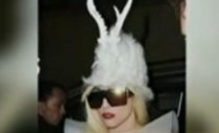 Lady Gaga, diva cu cea mai bizară colecţie de pălării 117363