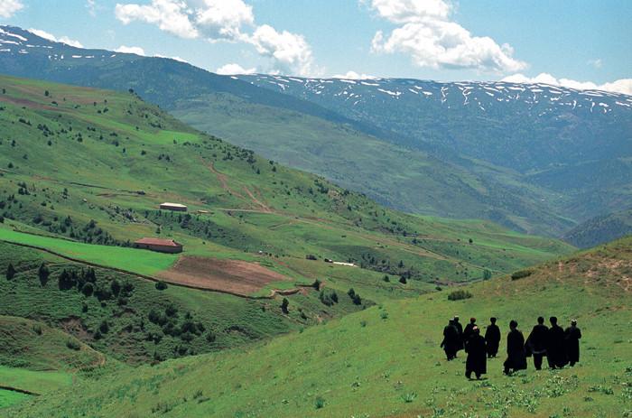 Fotografiile care i-au anunţat moartea. Oglinda unei societăţi care a condamnat-o la închisoare 117629