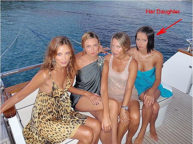 Nu-ţi vei da niciodată seama care-i mama şi care-i fata. Adevărul te va face să o doreşti 117643