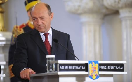Băsescu: Alţi 300.000 de bugetari vor fi şomeri până la sfârşitul anului 2012. Va fi o ieşire naturală