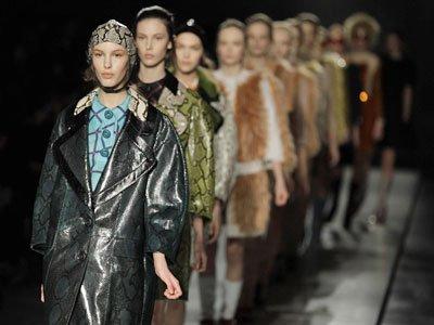 Bărbaţii nu îşi mai schimbă chiloţii? Economia lumii se prăbuşeşte! Cei mai ciudaţi indici după care se ghidează specialiştii 118208