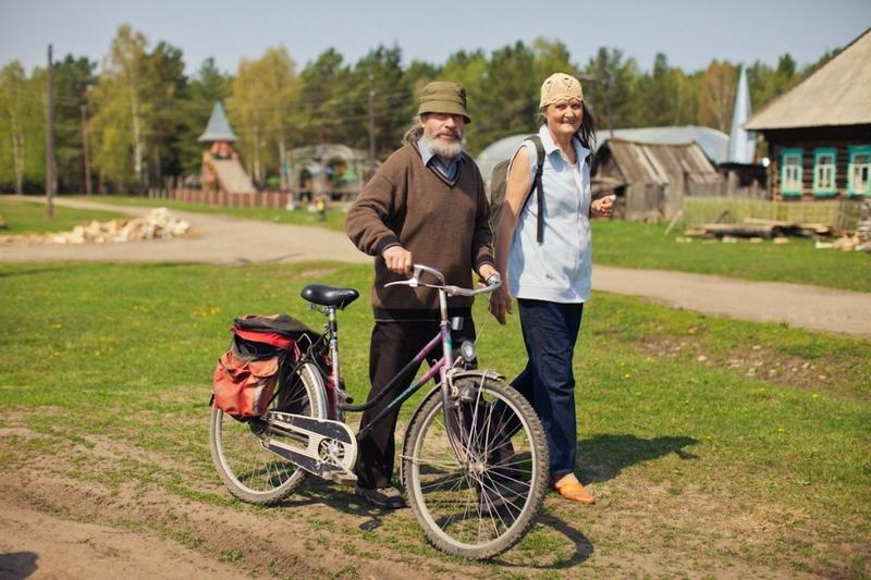 &quot;El este DUMNEZEU pe Pământ!&quot; Misterul sectei care a revoltat lumea 118133