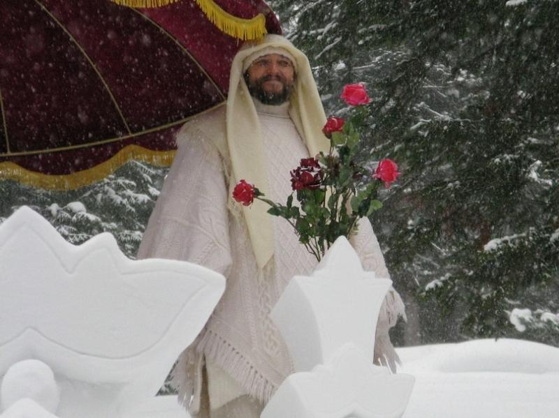 &quot;El este DUMNEZEU pe Pământ!&quot; Misterul sectei care a revoltat lumea 118143