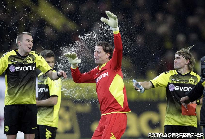 Bundesliga: Dortmund câştigă derby-ul cu Schalke şi devine lider