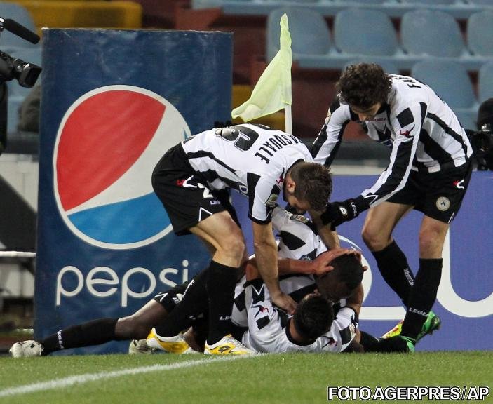 Udinese învinge cu 2-0 pe Roma şi devine lider în Serie A