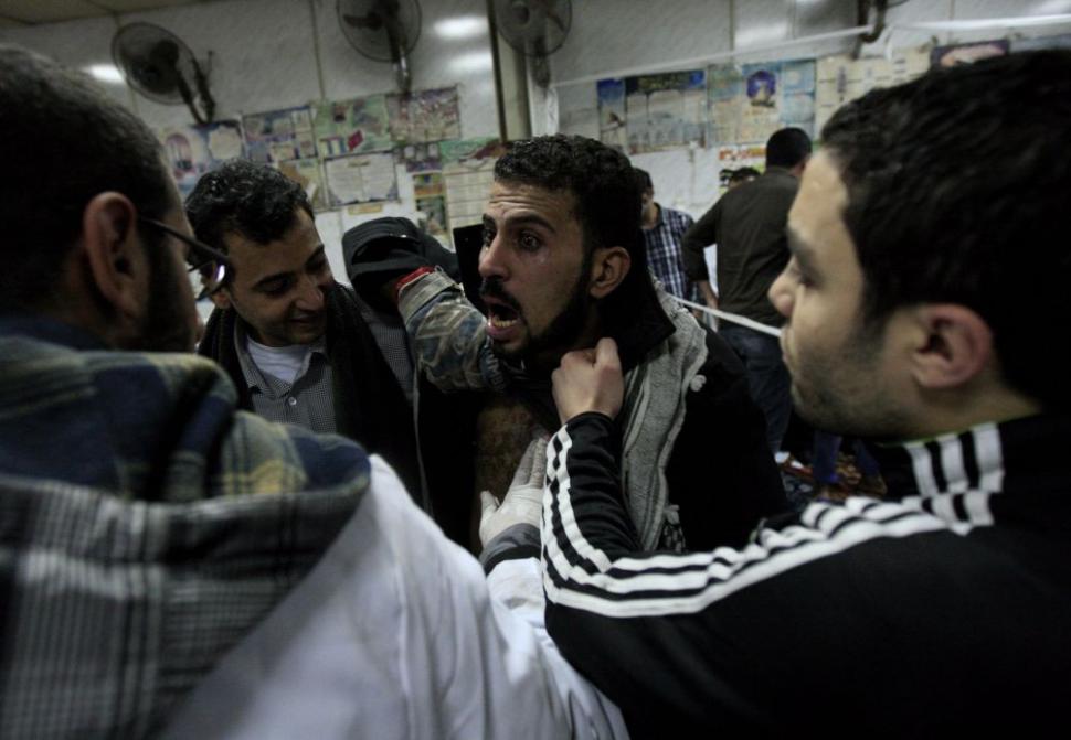 Un om a murit în urma luptelor dintre forţele de ordine şi manifestanţi în Cairo 118334