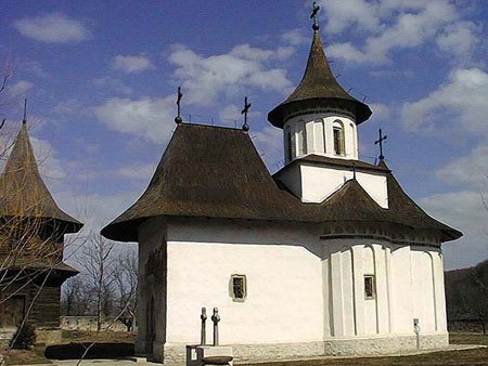 Timpul şi indiferenţa, cei mai mari duşmani ai bisericilor pictate din Suceava