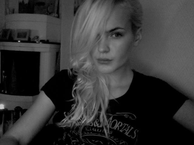 Ea e cea mai SEXY femeie. Vezi cum arată tânăra cu care ai putea fi prieten pe Facebook 118728