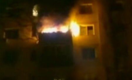 Explozie într-un bloc din Baia Mare. Două persoane au fost rănite