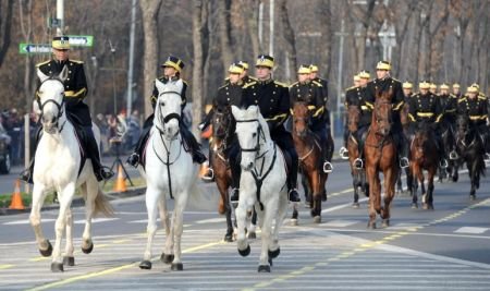 Imagini impresionante de la parada de Ziua Naţională a României. Preşedintele Băsescu a participat la eveniment
