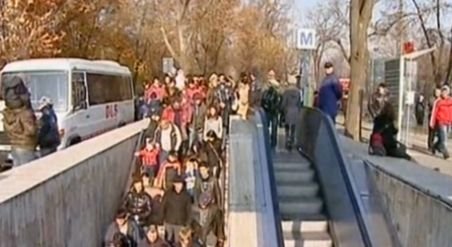 Peste 15.000 de oameni au plecat cu metroul de la parada militară din Bucureşti