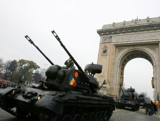 Un tanc de la parada militară din Capitală s-a defectat la plecare, în zona podului Grant