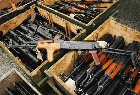 România, printre statele acuzate de trafic de arme spre spaţiul iugoslav în anii '90