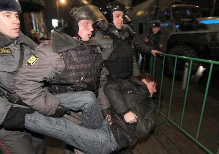 Aproximativ 50 de opozanţi ruşi, reţinuţi pentru că protestau la Moscova şi Sankt-Petersburg