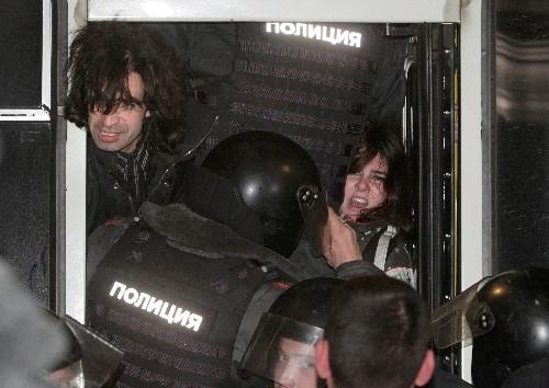 Aproximativ 50 de opozanţi ruşi, reţinuţi pentru că protestau la Moscova şi Sankt-Petersburg 119642