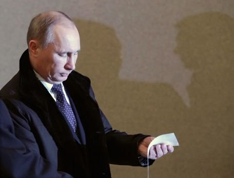 Partidul lui Vladimir Putin câştigă alegerile legislative în Rusia, dar cu un procent slab