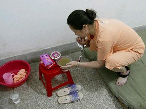 Imaginile pe care China le-a vrut distruse. Vezi cum reacţionează aceste femei în faţa morţii 119784