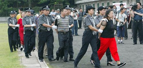 Imaginile pe care China le-a vrut distruse. Vezi cum reacţionează aceste femei în faţa morţii 119785