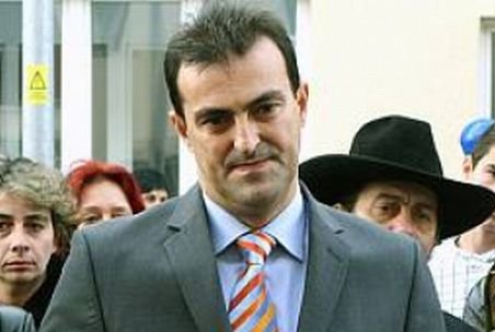 Primarul suspendat al Clujului, Sorin Apostu, renunţă la cererea de eliberare sub control judiciar