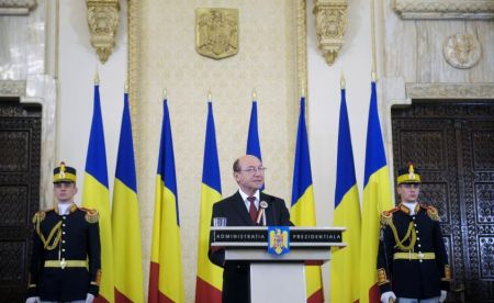 Băsescu: România este grav afectată de situaţia din zona euro. Preşedintele va cere sancţionarea statelor UE 