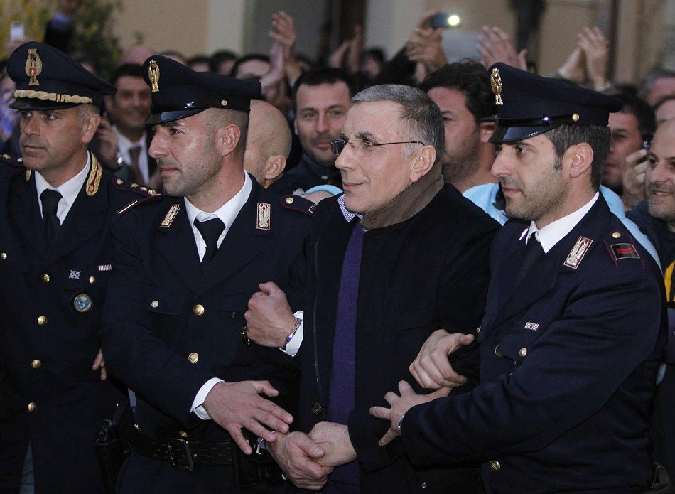 Capul mafiei napolitane, arestat după 15 ani de căutări. Operaţiune impresionantă a poliţiei italiene